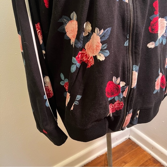 Torrid Black Floral Zipper Jacket 3X - Picture 6 of 11